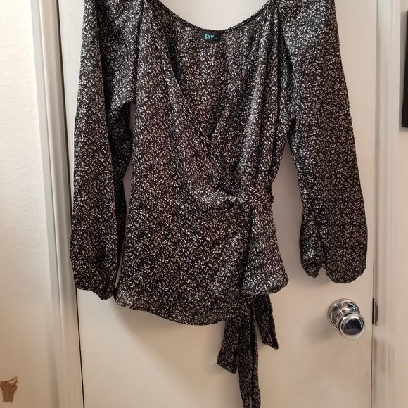 wrap around front tie back long sleeve top - Picture 2 of 8